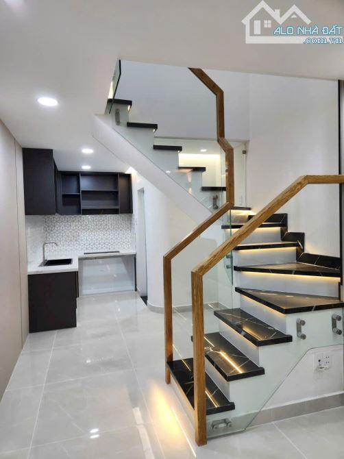 SÁT MẶT TIỀN 1 CĂN Q4  DTSD 60 M2 NHÀ MỚI ĐẸP  CÓ 4 TỶ - 6