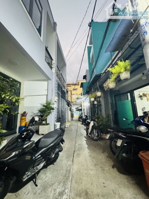 Nhà Mới 2Năm Đẹp BTCT 3 Tầng Xây Ở 51M Giáp Tên Lửa 3PN+3WC Chỉ 4,499T - 7