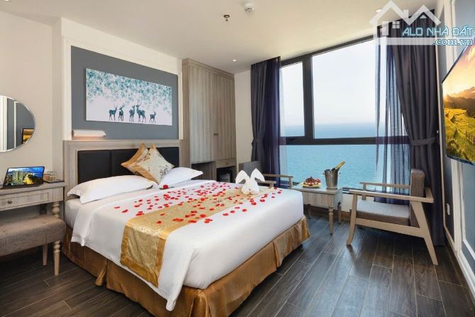 Bán khách sạn mặt tiền đường Trần Phú  -  Diện tích đất: 212 m2,ngang 9 mét , 20 tầng - 7