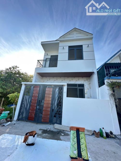Nhà 2 tầng Diên Thạnh mới xây giáp thị trấn Diên Khánh - 7