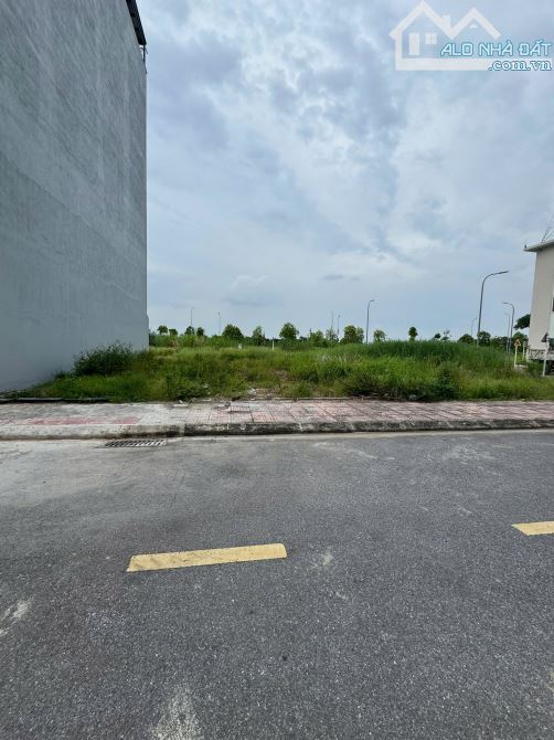 Bán nhanh lô đất TDC Cự Khối, 66M2 x MT rộng, 2 thoáng, đường 12m, vỉa hè 3m, ôto dừng đỗ - 8