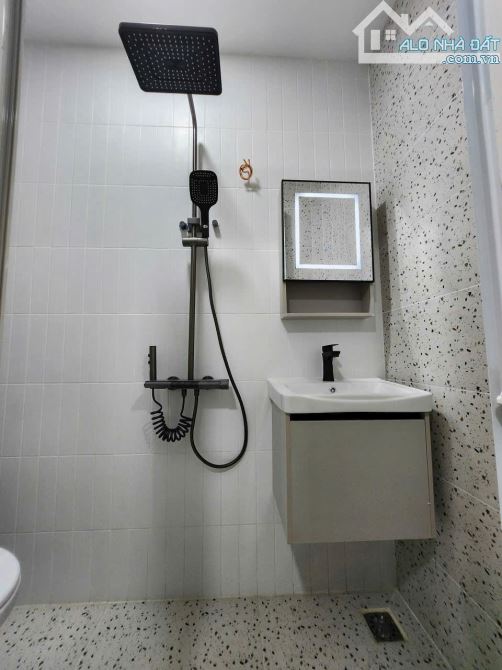 SÁT MẶT TIỀN 1 CĂN Q4  DTSD 60 M2 NHÀ MỚI ĐẸP  CÓ 4 TỶ - 8