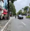 Giá đầu tư! Nhà MP Lạc Long Quân, DT 83.6m, MT 8.2m, lô góc, vỉa hè, ô tô dừng đỗ, 41 tỷ