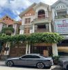 Biệt thự đẹp 98 Cù Lao, ngay PHAN XÍCH LONG , 8x15m 5 tầng , full nội thất, 44 tỷ