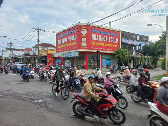 Bán nhà + sang quán CF, nhà 03 mặt tiền Đỗ Văn Dậy, DT đất 285m2, 02 tầng, giá 19,5 tỷ