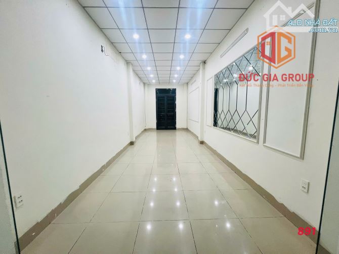 Cho thuê nhà 1T2L mặt tiền đường CMT8 gần ngã tư giá 16 triệu