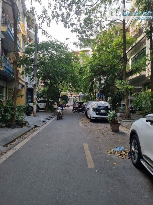 BÁN NHÀ KHU PHÂN LÔ ĐẦM TRẤU QUẬN HAI BÀ TRƯNG - DT 42M CHÀO GIÁ 15.9 TỶ . SDCC