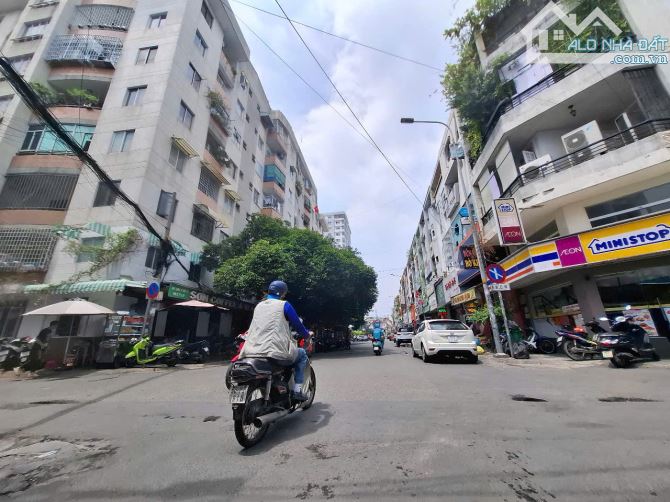 Cần bán gấp 3 MT Phan Đăng Lưu, Quận Bình Thạnh, 5.4m x 16m, - Giá: 25.5.tỷ