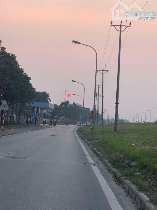 NGỌC THUỴ- LONG BIÊN NHÀ PHÂN LÔ- Ô TÔ ĐỖ CỔNG-2 MẶT THOÁNG TRƯỚC SAU-SỔ VUÔNG ĐẸP