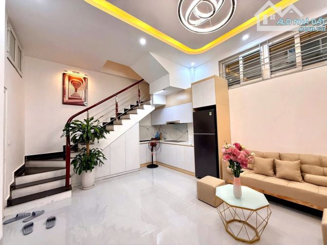 Bán nhà Khương Trung, Thanh Xuân, 4 nhà ra ô tô tránh, 38m2, 13.5 tỷ(CTL)