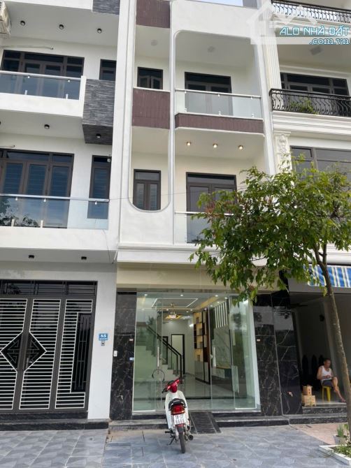 Siêu Hót Chính Chủ Gửi Bán Nhà Ngô Thế Vinh, Bãi Viên