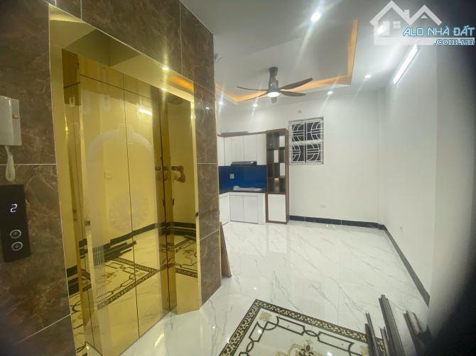 Nhà đẹp 4 tầng, 56m, ở sướng, KD đỉnh cao, ô tô đỗ cửa, Bùi Xương Trạch