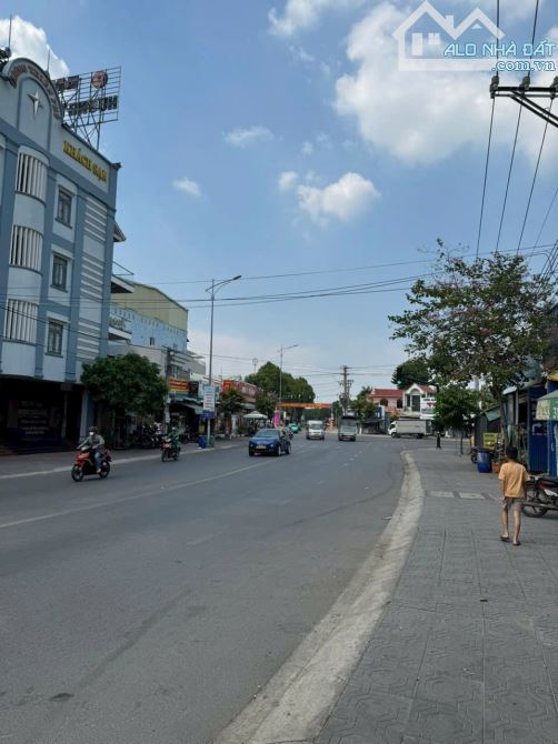 Bán gấp đất mặt tiền Hai Bà Trưng gần Trần Hưng Đạo, P.Đông Hoà, DT 97,5m2 giá 8 tỷ