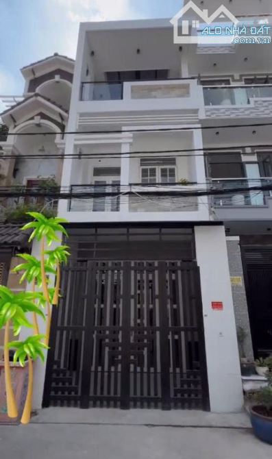 🏠 Nhà 3 tầng -  hẻm 8m- gần Tên Lửa