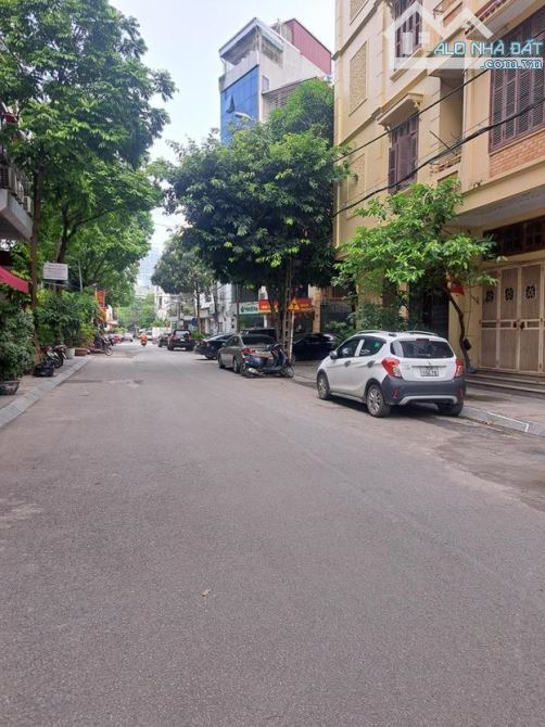 Cho thuê nhà mặt ngõ 3 phố Phạm Tuấn Tài, Diện tích 65m2 x 7 tầng thông sàn có Thang máy