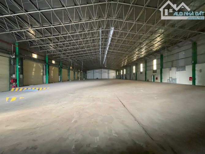 Cho thuê kho 2500m2, có PCCC, có bảo vệ 24/7 khu CN Quang Minh, Mê Linh, Hà Nội