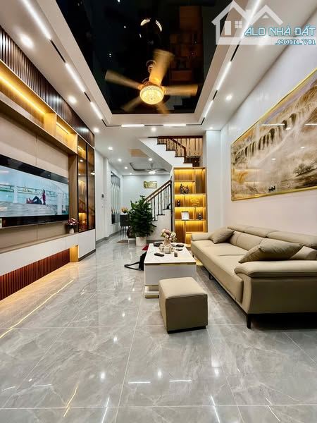 BÁN NHÀ GẦN ĐƯỜNG XÃ ĐÀN – ĐỐNG ĐA, HAI MẶT NGÕ, GẦN ĐƯỜNG Ô TÔ, 4 TẦNG NỘI THẤT ĐẸP.