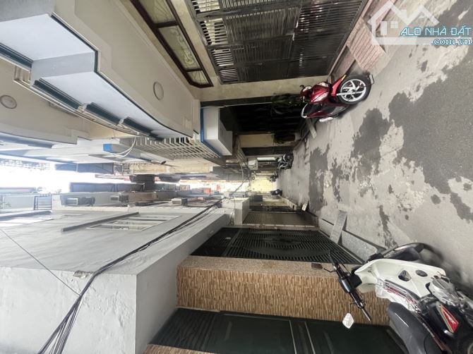 Hàng hiếm Tam Khương, Đống Đa, ô tô đỗ, lô góc, 3 thoáng, 27m2, chào 9 tỷ