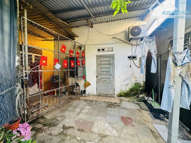 🎉🎉🎉 Bán lô đất tặng nhà cấp 4 đang có 4 phòng trọ cho thuê tháng 10 triệu - đường Trần
