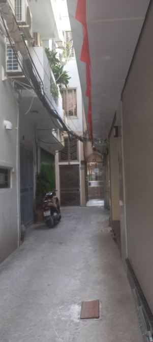 Nguyễn Trãi Thanh Xuân ngõ rộng đối diện Royal City 5 tầng 42m chỉ 8.9 tỷ