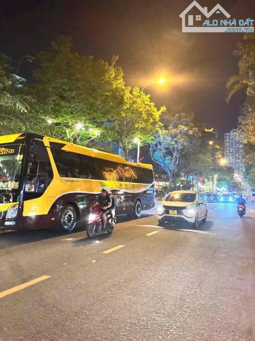 Bán Cặp Đất Đường(10m5) Dương Tự Minh-  Gần Biển Mỹ Khê -DT 180m2 - Q.Sơn Trà - Gía 40Tỷ