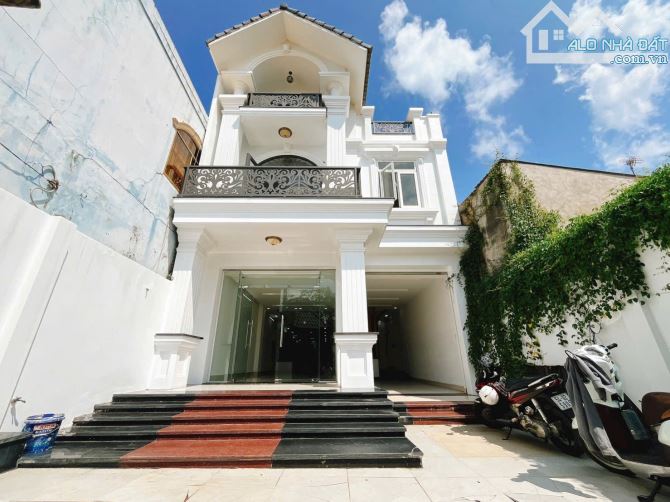 30tr/m2 nhà 4pn,hẻm xe hơi,view sông.chủ cần bán gấp để giá tốt,đang vay bank 5ty