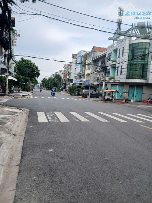Bán nhà MTKD 3,5 tấm 5×16 đường 20m khu tên lửa