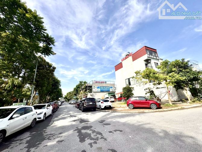 Bán 2 Lô đất Tái định cư 31ha Trâu quỳ, Dt 110m2 mt 7m giá đầu tư