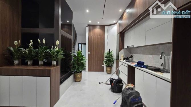 Tôi bán nhà mặt phố Văn Chương 30m2 5 tầng 4,5m ngõ ô tô