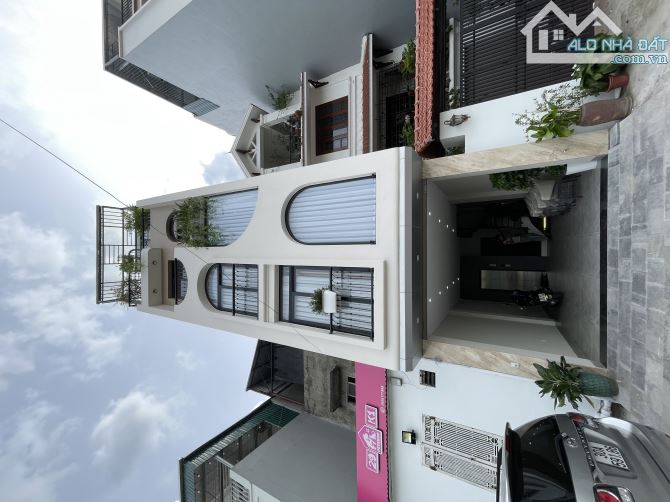 Duy nhất 1 căn, trung tâm Ngọc Thuỵ 40m2 x 5Tầng Nhỉnh 10tỷ
