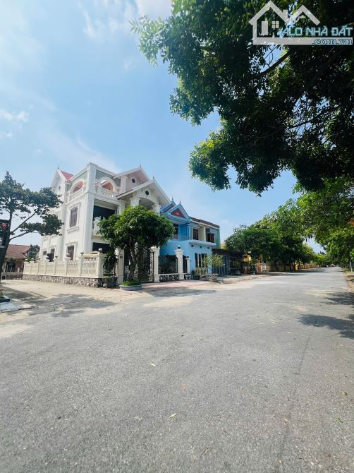Cần bán 250m2 đất thị trấn Quất Lâm Mt10m đường ô tô giá đầu tư gần Quang trường biển
