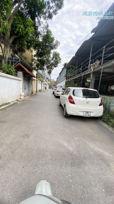 Nhà mới koong - 6 tầng thang máy - lô góc siê.u phẩ.m - ô tô đỗ cửa - Việt Hưng, Long Biên