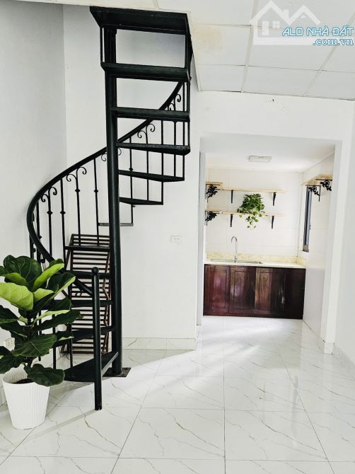 Kim Quan Thượng- Nhà 2 tầng 2 ô tô đỗ cửa, nở hậu- Chẵn 7 tỷ