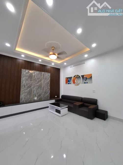 Bán nhà Liên Ninh mới koong 30m 4 tầng 15m ô tô đỗ giá cực hấp dẫn chỉ có 4.45 tỷ