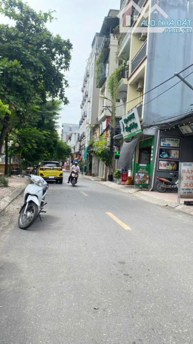 Siêu phẩm Việt Hưng, mặt tiền vàng, ô tô tránh, kinh doanh đinh, dt 60m2, mt 5m