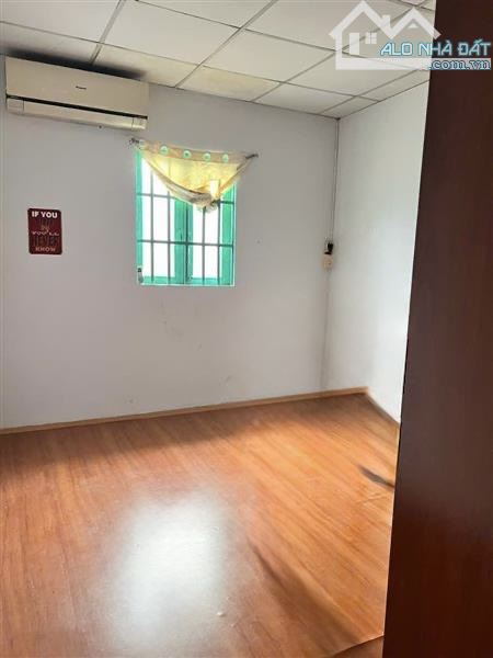 Hàng Đầu Tư, Tân Sơn Nhì,Tân Phú, 34M2, Cách Mặt Tiền Vài Bước Chân ,Giá 3.2 Tỷ TL