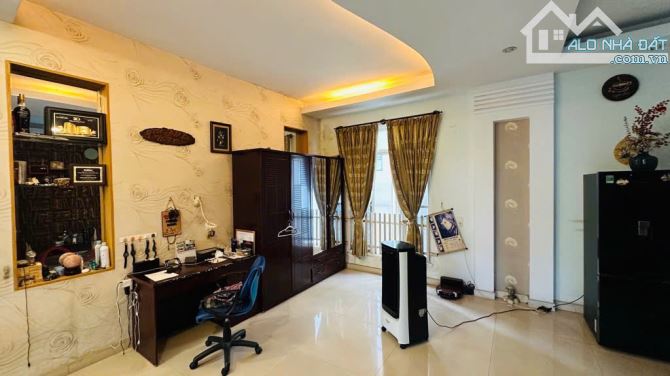 BIỆT THỰ MẶT TIỀN – KHU VIP BÌNH PHÚ Q6 – 173M2 - NGANG 8M – 4 TẦNG – GẦN WESTERN CAPITAL.