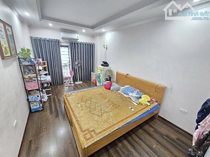 Nhà đẹp ngõ ô tô - 5 tầng - 6 ngủ - Thịnh Liệt - Sổ đỏ chính chủ - Ở ngay