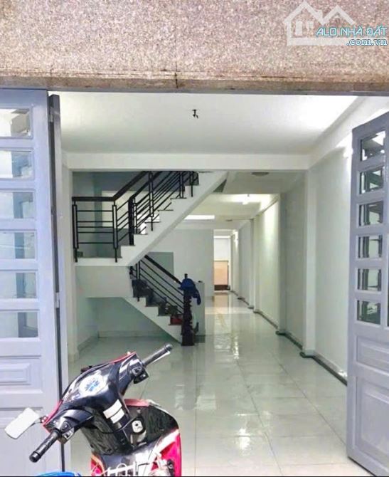 BÁN NHÀ ĐẸP CẠNH KÊNH THAM LƯƠN.G - AEO.N MAILL - ĐƯỜNG XE TẢI - ( 4X31M )