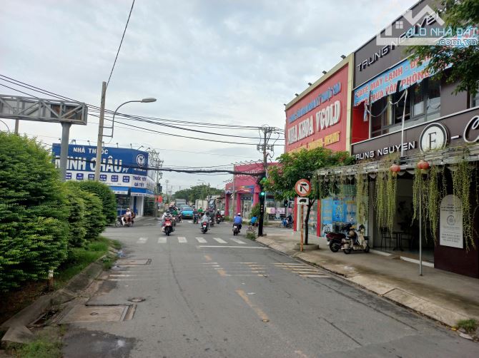 Bán nhà + sang quán CF, nhà 03 mặt tiền Đỗ Văn Dậy, DT đất 285m2, 02 tầng, giá 19,5 tỷ - 7