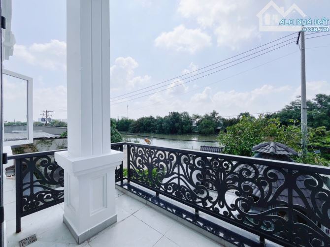 30tr/m2 nhà 4pn,hẻm xe hơi,view sông.chủ cần bán gấp để giá tốt,đang vay bank 5ty - 10