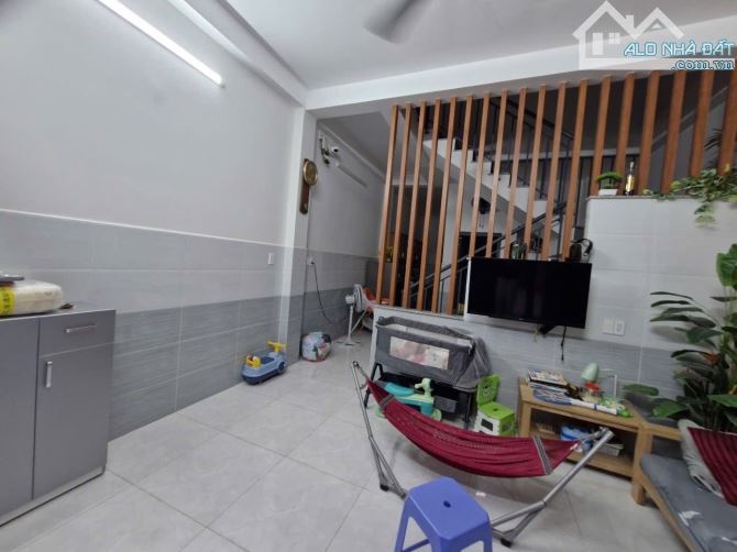 HÓT ! PHƯỚC LONG B - HẺM XE TẢI - NHÀ 2 TẦNG 60m2 -  CHỈ 5.x TỶ - 10