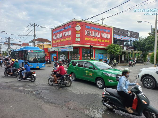 Bán nhà + sang quán CF, nhà 03 mặt tiền Đỗ Văn Dậy, DT đất 285m2, 02 tầng, giá 19,5 tỷ - 1
