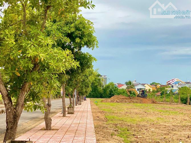 Cần bán lô đất đường song song với Lê Hồng Phong ngay phố cổ Hội An, giá 5,4 tỷ - 2