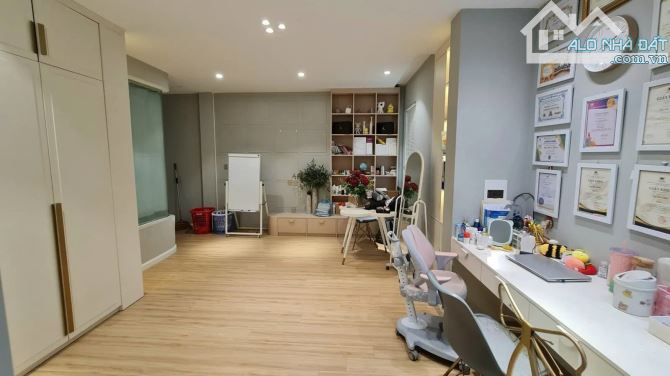 Bán nhà phố Nguyễn Sơn 100m, MT8m kinh doanh, 2 mặt ôtô tránh thang máy 23 tỷ - 1