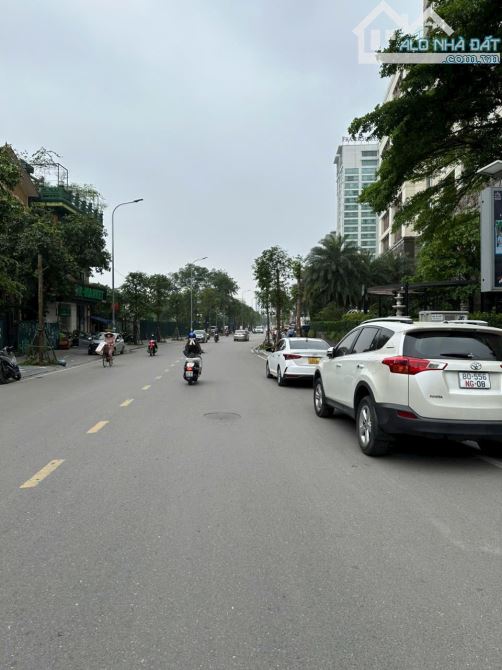 Bán Nhà Mặt Phố Tây Hồ, Dt 222m, Nhà 2 Tầng, Mt 8.9m, Chỉ 168 Tỷ - 2