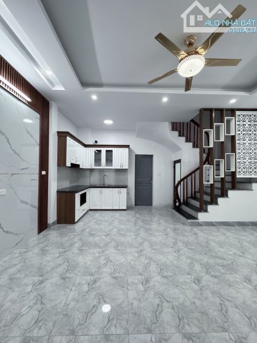 BÁN NHÀ 5 TẦNG MỚI – THƯỢNG THANH LONG BIÊN– MẶT TIỀN RỘNG – Ô TÔ ĐỖ CỔNG  – 6 TỶ - 1