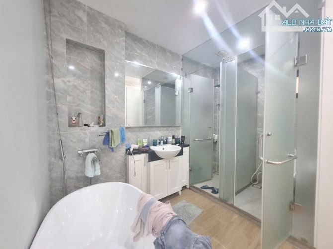 Nhà đẹp 4 tầng, 42m, ở sướng, kinh doanh đỉnh cao, ô tô vào nhà, Khương Trung - 1