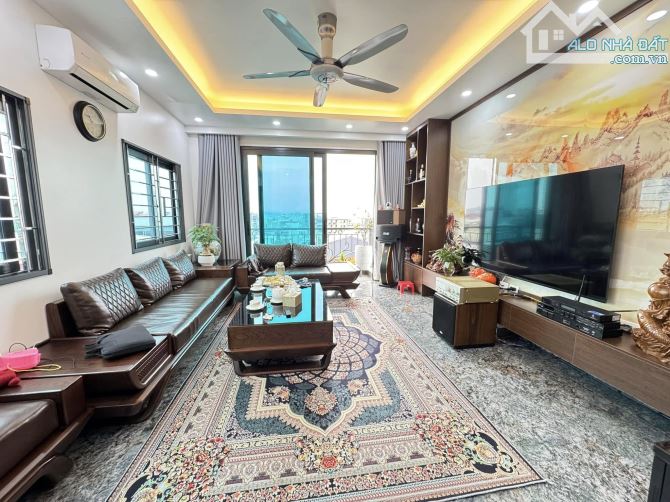 Ngọc Thụy lô góc - gara ô tô bán tải - 55m 6tầng thang máy full nội thhất giá hợp lý. - 1