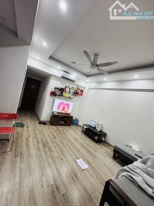 Bán gấp CC Bộ Quốc Phòng , 72m2 chỉ 5.5 tỷ, full nội thất, an sinh đỉnh, cực hiếm - 1